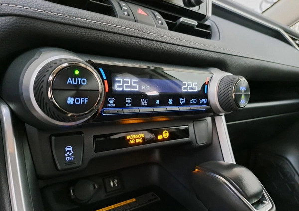 Toyota RAV4 cena 149900 przebieg: 42304, rok produkcji 2019 z Ińsko małe 466